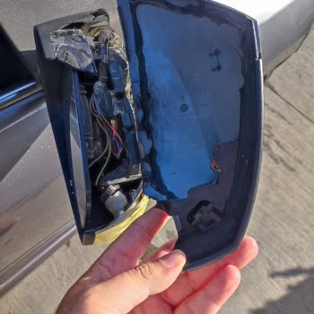 BP İstasyonundaki Oto Yıkama Sonucu Kırılan Dikiz Aynası Şikayeti