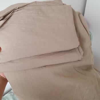 English Home Aynı Renkmiş Gibi Yazıp Farklı Tonlarda Ürünler Gönderdi.