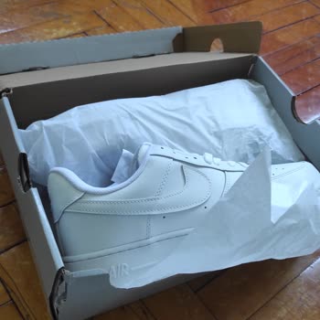 Dolap Sadece Satıcıların Tarafında