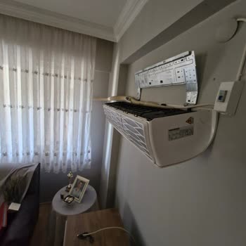 Arçelik Klima İç Ünite Yerinden Düştü, Sorumsuz Servis...