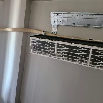 Arçelik Klima İç Ünite Yerinden Düştü, Sorumsuz Servis...