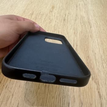 Apple'dan Aldığım Telefon Kabında Haksız Deformasyon Ve İlgisiz Hizmet