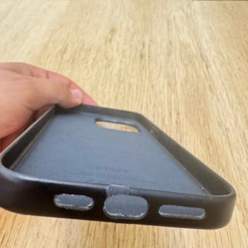 Apple'dan Aldığım Telefon Kabında Haksız Deformasyon Ve İlgisiz Hizmet