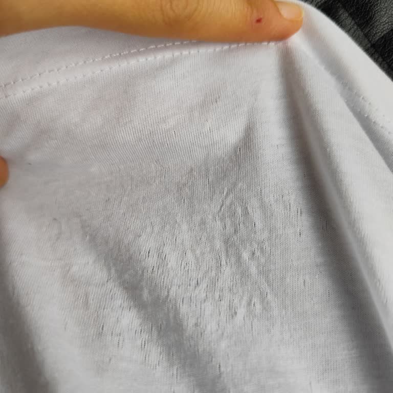 Mavi Kalitesiz Ürün Kötü Kumaş