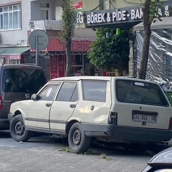 İBB - İstanbul Büyükşehir Belediyesi Mahallede Terk Edilmiş Araba İçin Şikayet Başvurusu
