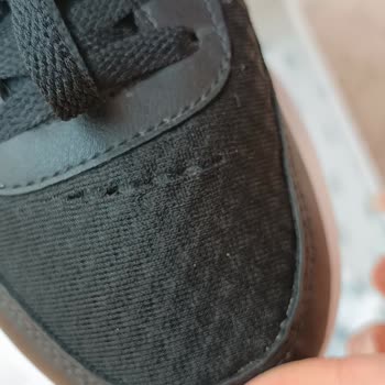 Kinetix FLO 3 Ayda Yırtılan Ayakkabıyı Değiştirmedi