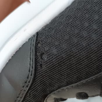 Kinetix FLO 3 Ayda Yırtılan Ayakkabıyı Değiştirmedi