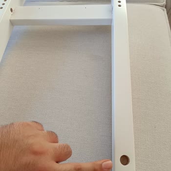 IKEA Ingolf Bar Sandalyesini Skandalı