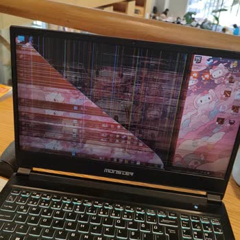 Monster Ekranın Kendiliğinden Kırılma Sorunu