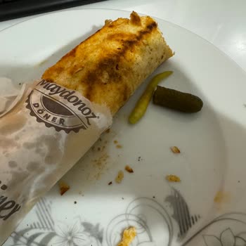Maydanoz Döner Den Sipariş Verilen Dürüm Den Zımba Teli Çıktı