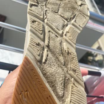 Tabanı Sünger Gibi Dağılan Skechers