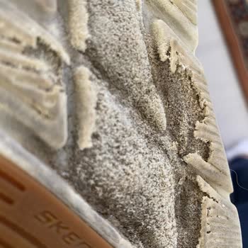 Tabanı Sünger Gibi Dağılan Skechers