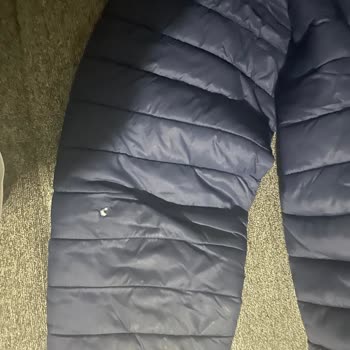 Lumberjack Ürün Aldım Kendiliğinden Yırtıldı Ve Rengi Soldu