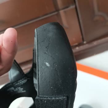 FLO Ayakkabı FLO Markasının Kusurlu Ürünü