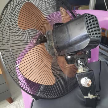 Raks Vantilatör Parça Kırık