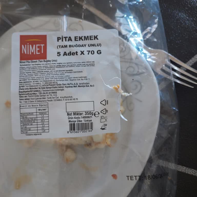 Nimet Gıda Pita Ekmeğin İçinden Çuval İpi Çıktı