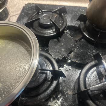 Termikel Marka Ankastre Ocağın Camı Patladı