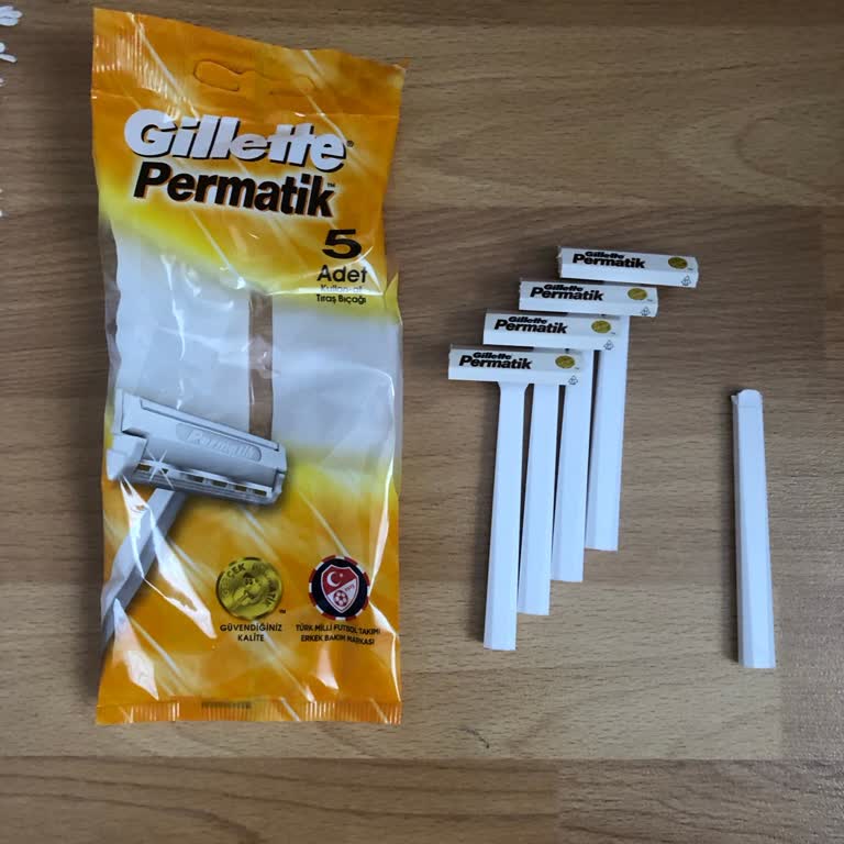 Gillette 5 Li Permatik Paketinden 4 Tane Çıkması