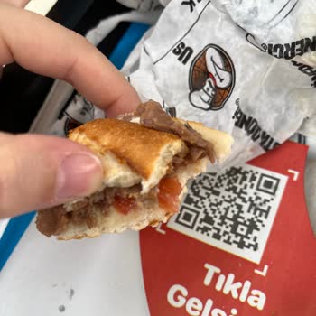 Kıl Yumağı Çıktı Usta Dönerci