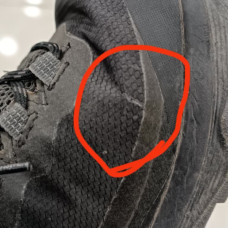 Merrell Ayakkabı 20 Gün Kullandıktan Sonra Her Yerinden Açıldı Yırtıldı