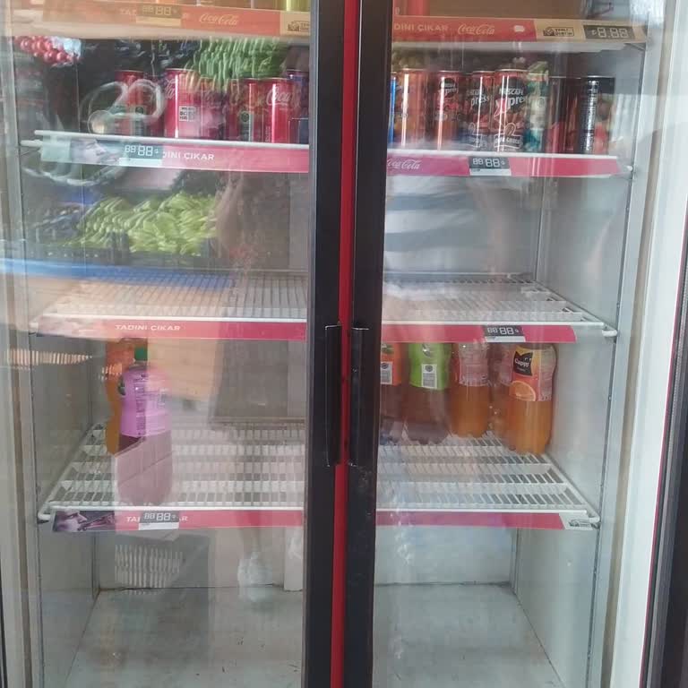 Coca-Cola -Fanta Bayi Arızalı Dolabı Değişmedi