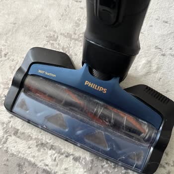PHILIPS Ev Aletleri Philips 8000 Series Dikey Süpürgemin Plastik Aksamı Çatlamaya Başladı
