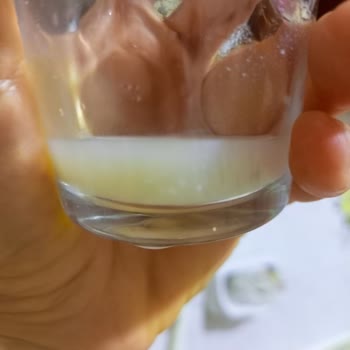 BİM Dost Süt Zehir Gibi Sarı Su Pis Kokuyor