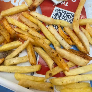 Popeyes Bayat Çiğ Yemek Veriyorlar Resmen!