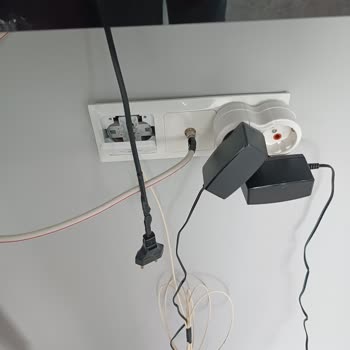 Superonline Servis Evdeki Televizyonumun Elektrik Kablosun Koparmışlar