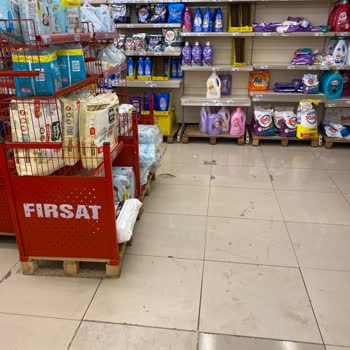 Şok Market Pis Ve Düzensiz