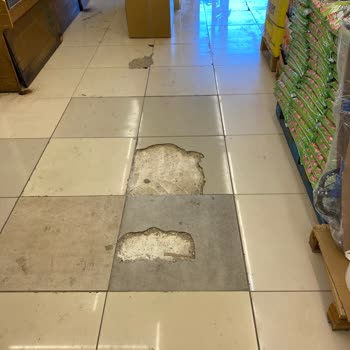 Şok Market Pis Ve Düzensiz