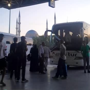 Has Ağrılı Otobüs 35 Dakikadır Yok, Haber De Verilmedi!