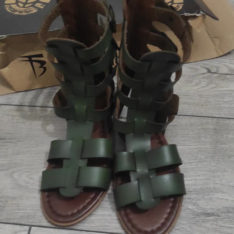 FLO Ayakkabı Fol Kusurlu Ürün Gönderdi