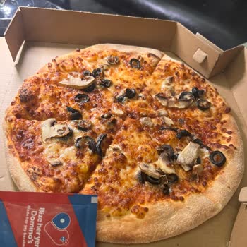 Domino's Pizza Mantar Sever Pizza Yerine Zeytin Dolu Sürpriz!