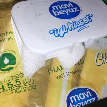 Mavi Beyaz Kağıt Ürünleri Islak Mendil İçerisinden Sigara Çıktı