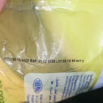 Mavi Beyaz Kağıt Ürünleri Islak Mendil İçerisinden Sigara Çıktı