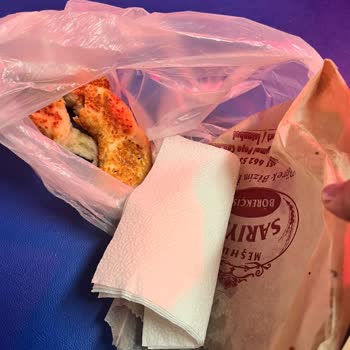 Meşhur Sarıyer Börekçisi (Esenyurt) Hijyen Sorunu Ve Müşteri Memnuniyetsizliği!