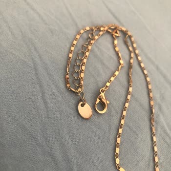 Stradivarius Kolyeler Paslandı Cilde Zarar Veriyor
