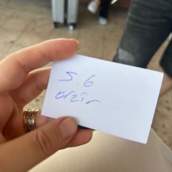 Ali Osman Ulusoy Adana Otogarında Biletsiz, Fişsiz Bilet Düzenliyor