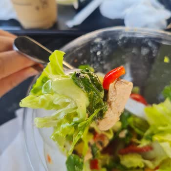 Hilltown Starbucks Çürük Salata Ve Bardak Olmaması Vs