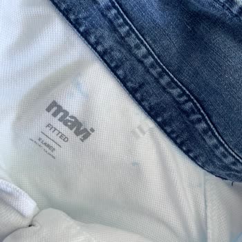 Mavi Marka Tshirt Boya Akıttı