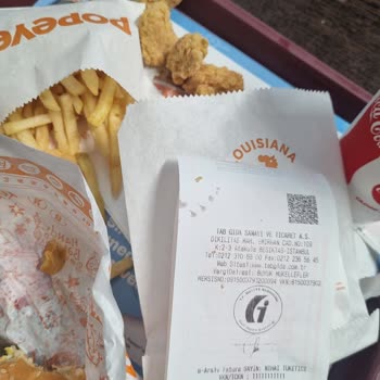 Sabiha Gökçen Havalimanı'nda Popeyes Restoranında Yaşanan Sorunlar