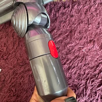 Dyson Marka Süpürge Çizimi