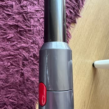 Dyson Marka Süpürge Çizimi