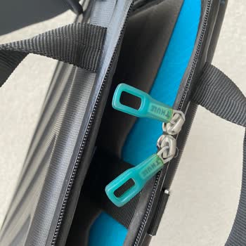 Aztek Teknoloji Thule Macbook 13.3 İnç Fermuar Onarımı Yapılmadı.