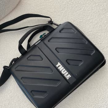 Aztek Teknoloji Thule Macbook 13.3 İnç Fermuar Onarımı Yapılmadı.