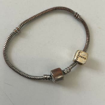 Gülşah'ın Takı Tezgahı Acil Dönüş Bekliyorum