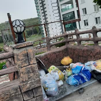 Keçiören Belediyesi Mahalle Çöpleri Sokak Ortasında...