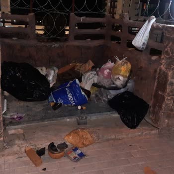 Keçiören Belediyesi Mahalle Çöpleri Sokak Ortasında...