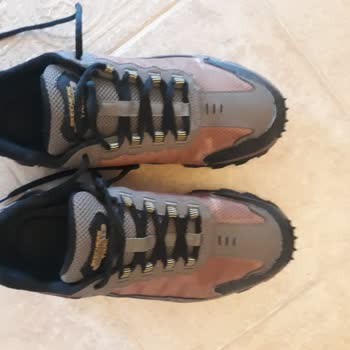 Skechers Ayakkabıları 6 Ayda Yırtılıyor, Kullanıcı Hatası Deniliyor.